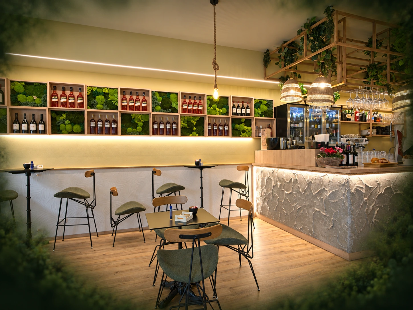 Il mondo BRYUM: bancone e sala del bar a Udine in Corte Savorgnan, tra legno, pietra e muschio